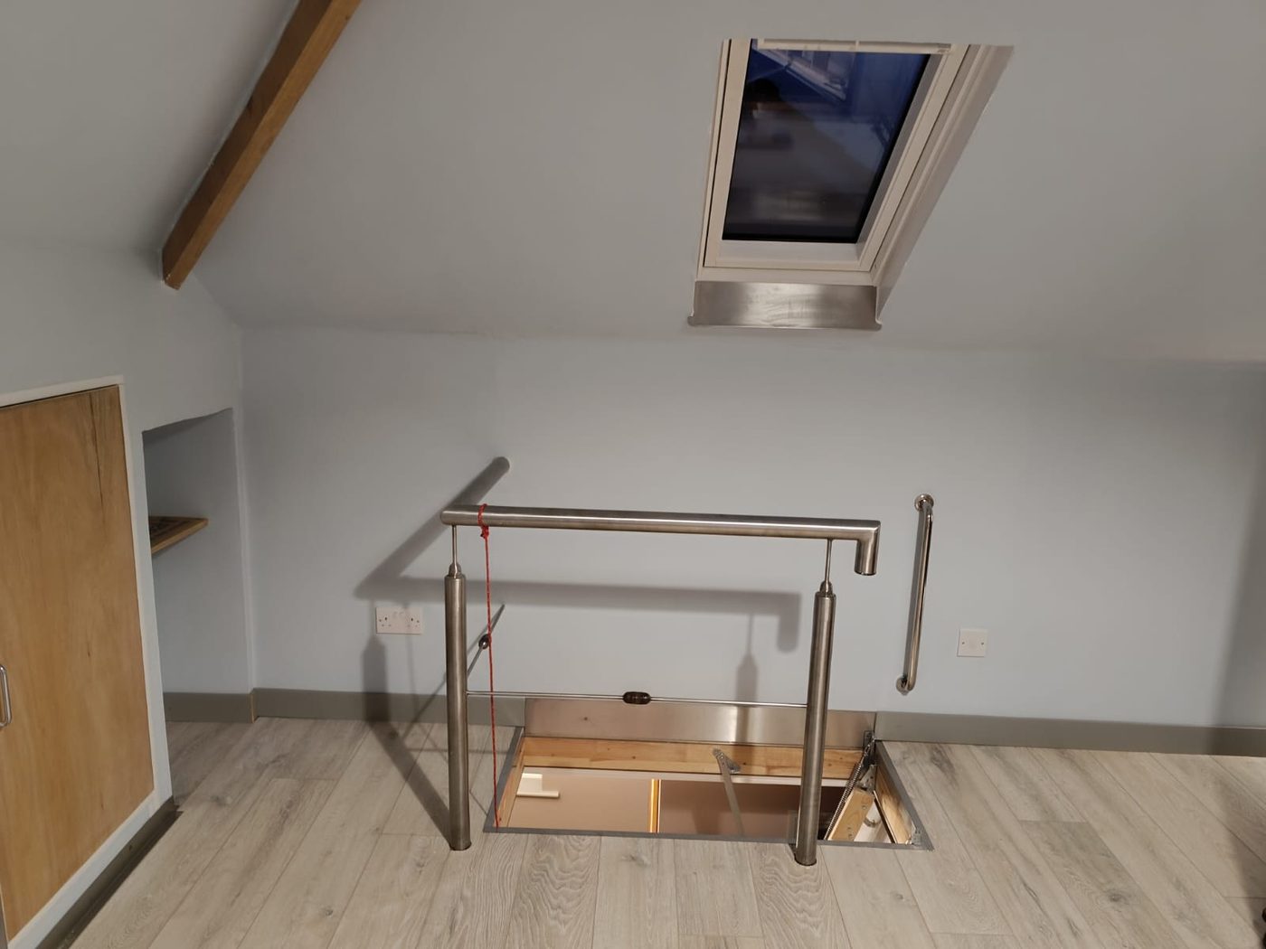 Loft mēbeles no metāla